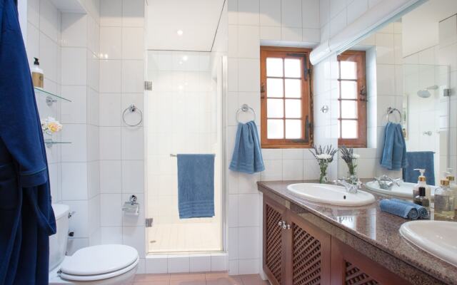 The Gables Suite- Adults Only