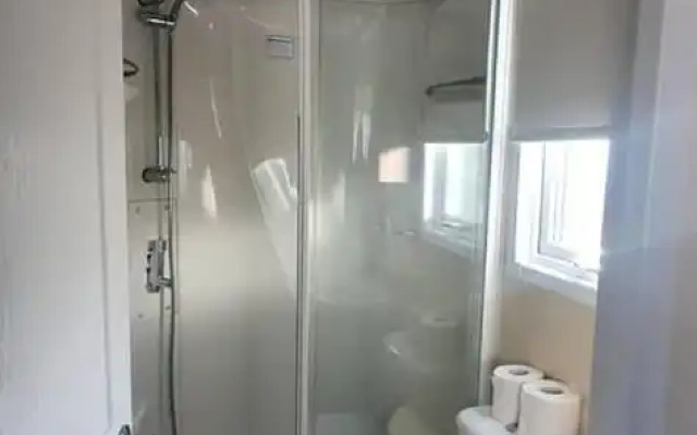3bed Holiday Home in Clacton-on-sea, Sleeps 8