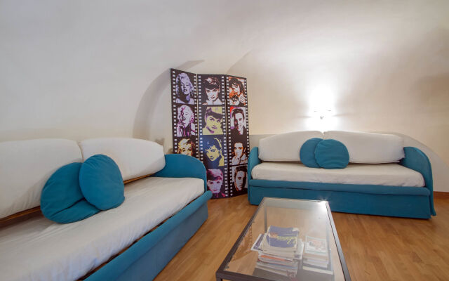 Casa Vela by Starhost