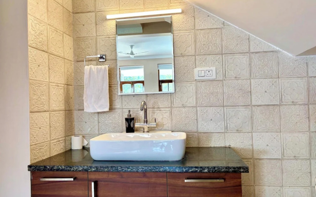 Luxury 4 Bedroom's Independent villa
