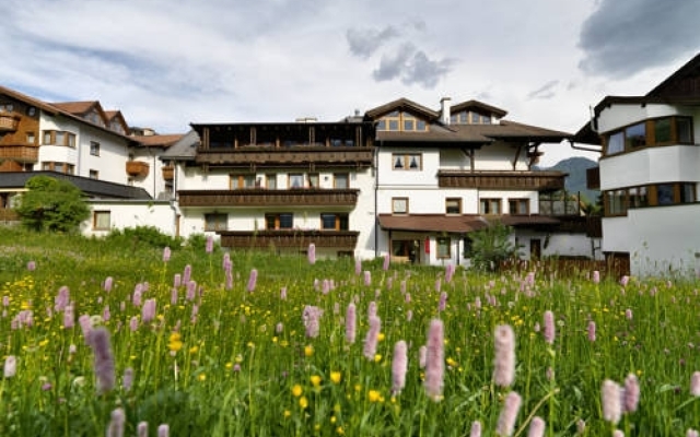 Hotel Garni Alpina