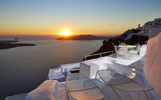 Gitsa Cliff Luxury Villa