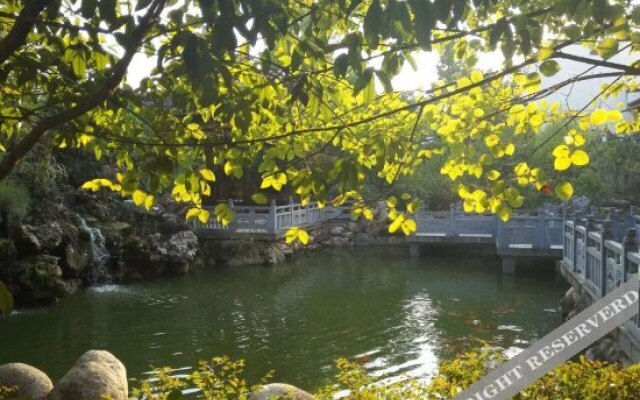 Wuhua Holiday Hotel