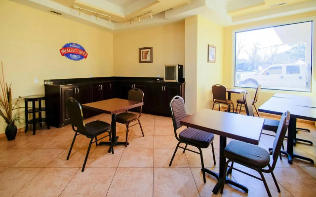 Super 8 Washington/greenville Area