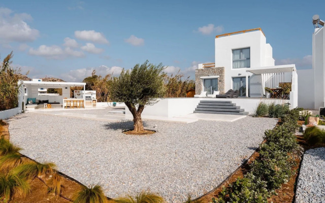 Villa Ama Plaka With 3 Bedrooms and 3 Bathrooms