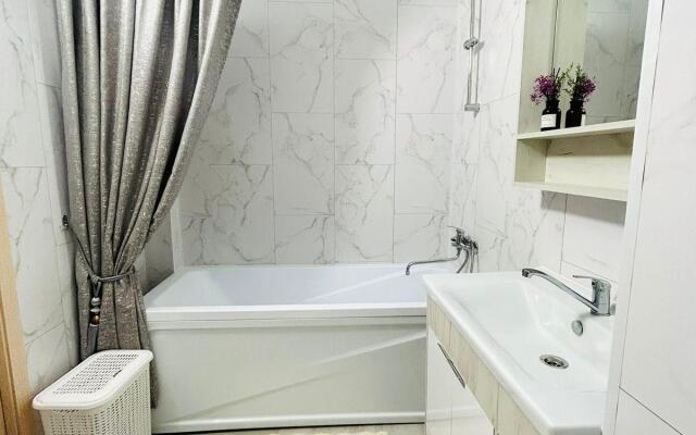 На Сутки на улице Спандаряна 1Б