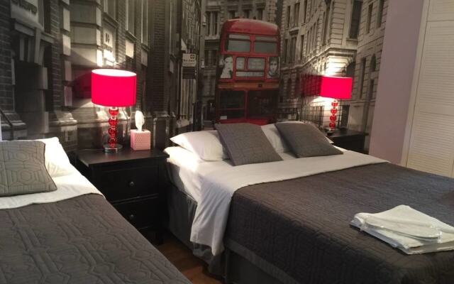 Studio in Victoria, London