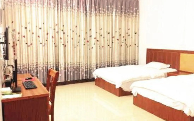 Hezhou Huangyao Longquan Business Hotel