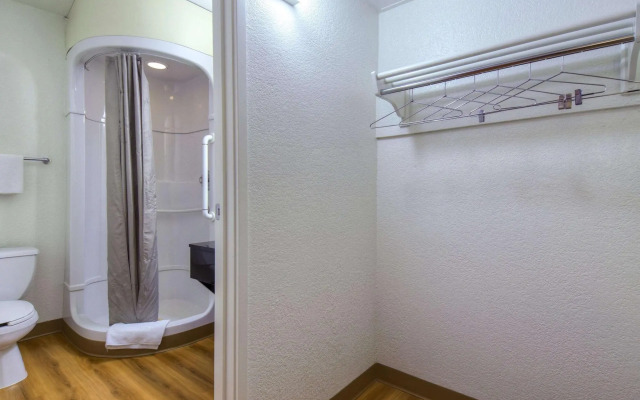 Motel 6 Riverside West - Jurupa Valley