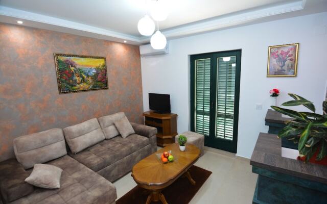 Apartments Lux S