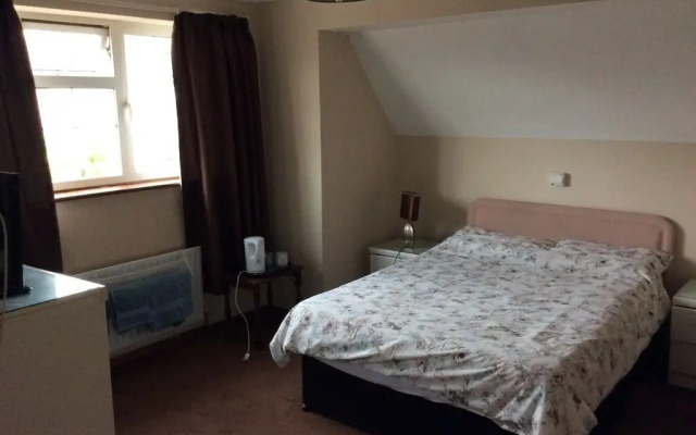 The Lodge Guesthouse