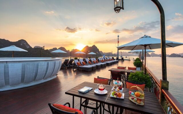 Indochine Cruise Lan Ha Bay