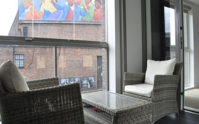 Modern 1 Bedroom Apartment in Brixton With Balcony
