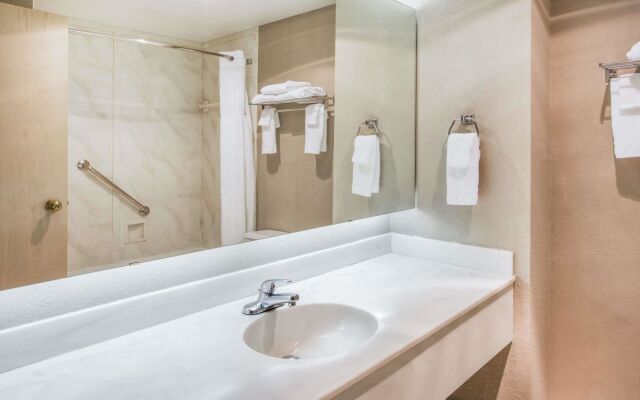 Days Inn by Wyndham Midland