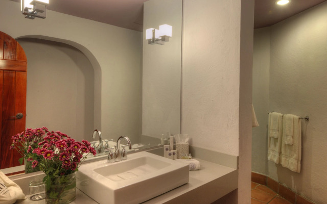 Alta Las Palomas Hotel