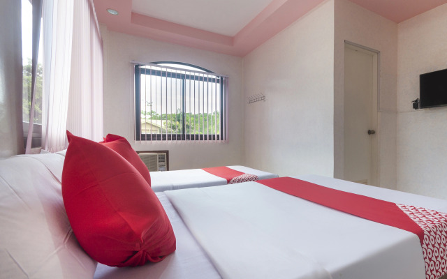 OYO 426 Coco Grove Tourist Inn