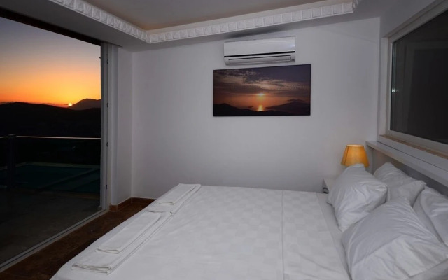 Villa Montana by Akdenizvillam