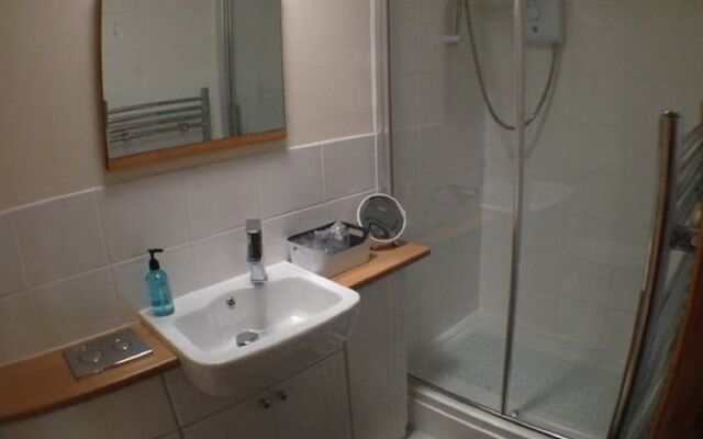 Deri-Down Guest House