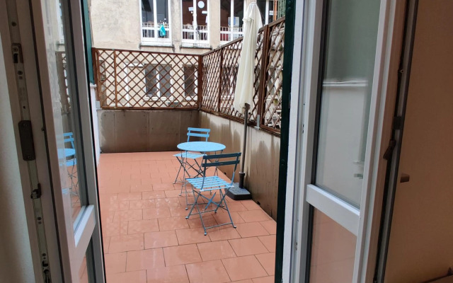 Vista sul carruggio, centro storico di Chiavari