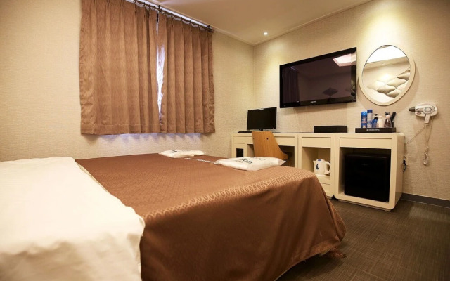Asan Urban Brown Hotel