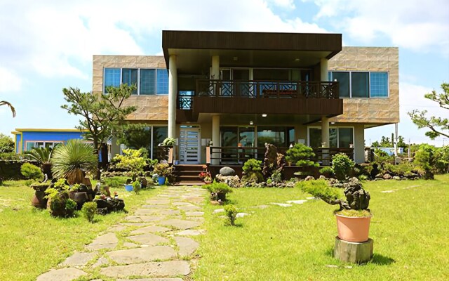 Seogwipo Arahyanfamily House Pension