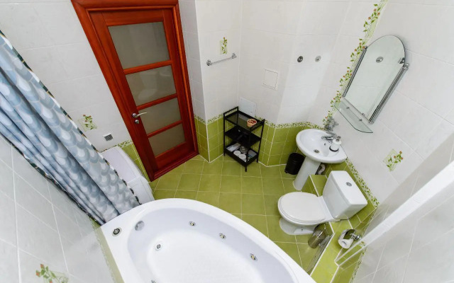 Апартаменты Гранат на улице Хохрякова 43