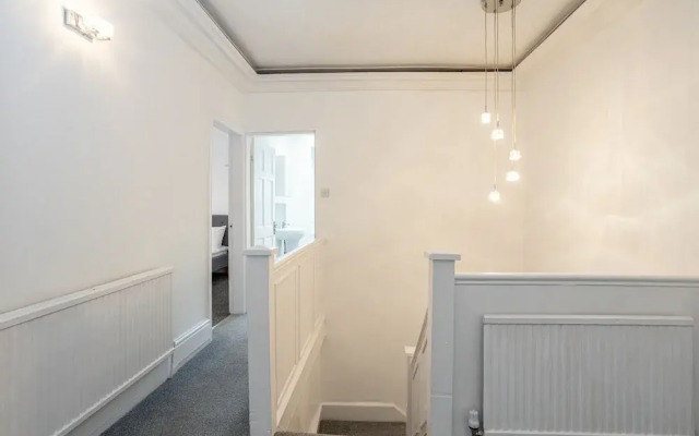 Pillo Rooms - 4BR House near Heaton Park