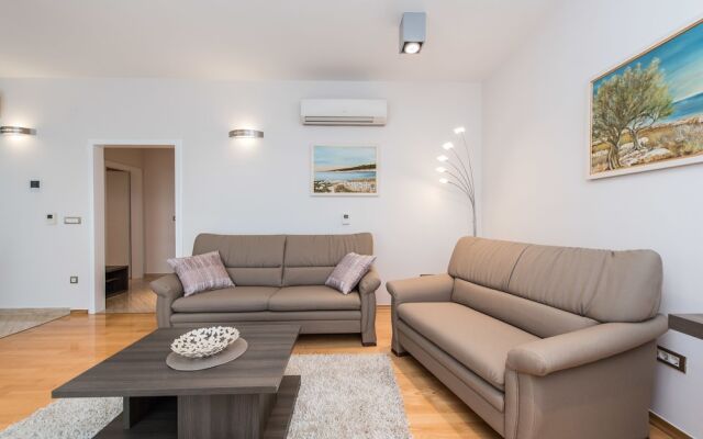 Apartments Dyana