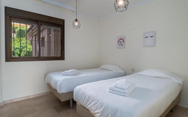 2297 Superb 2 bedrooms with seaview