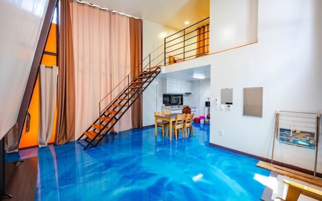 EL house