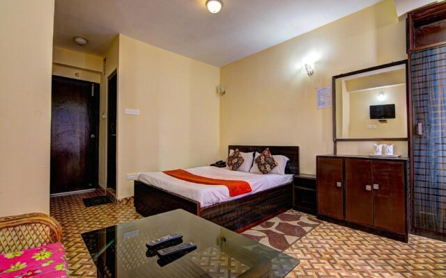 OYO 12862 Hotel Lamaz Residency