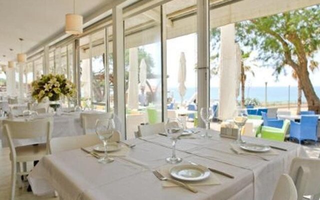 Residence Beach Hotel