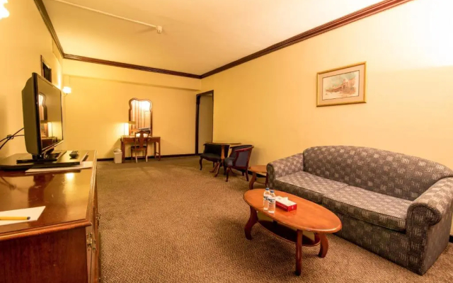 Отель Rolla Suites
