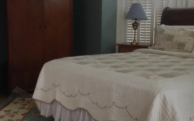 Glen Avenue Suites