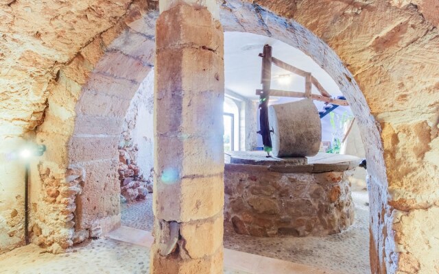 Expansive Mansion in Consell Balearic Islands With Terrace