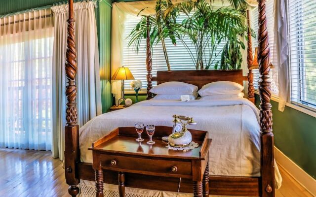 Peerless Hotel & Restaurant