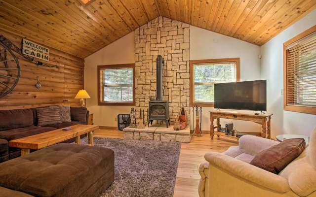 5 Mi to Hiking: Custom Cabin w/ Deck in Arnold!