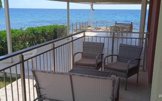 lemonishouse by the sea 1