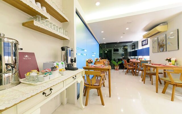 Beyond Suite Rama 8