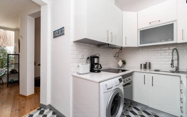 Gorgeous Apartment With Terrace in Belém