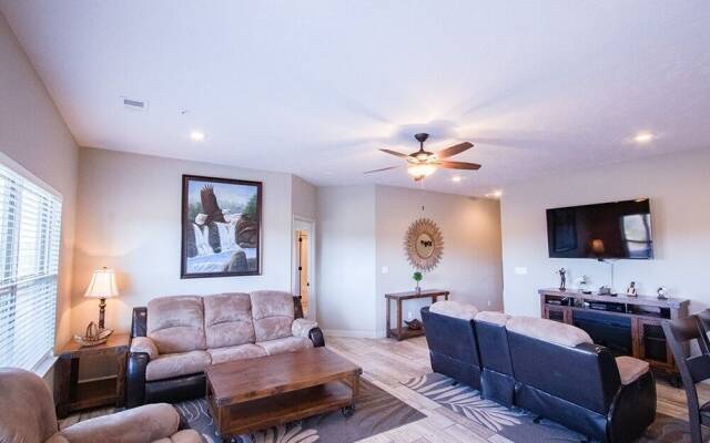 Whole In One 12 Bedroom Condo