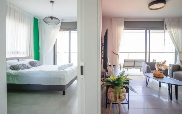 Panoramic Seaview Balcony Escape by Sea N Rent