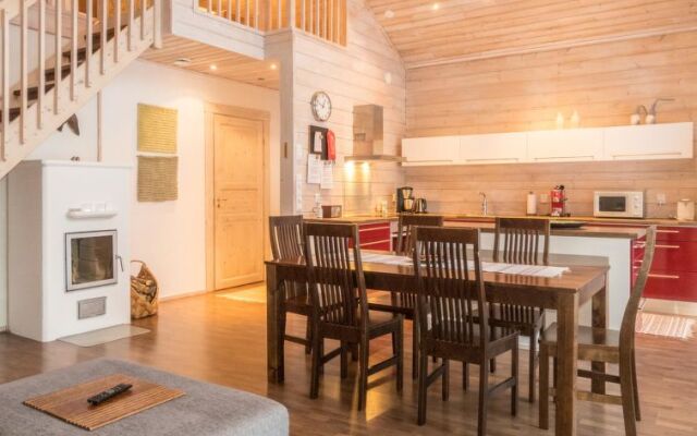 Holiday Home Luoston karpalo