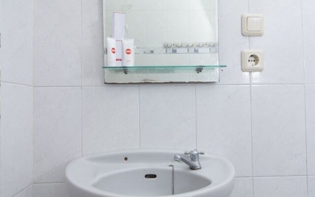 Hotel Dewi Sri by OYO Rooms