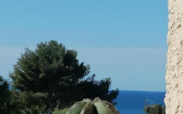 Sanary les gorguettes, studio avec terrasse vue mer