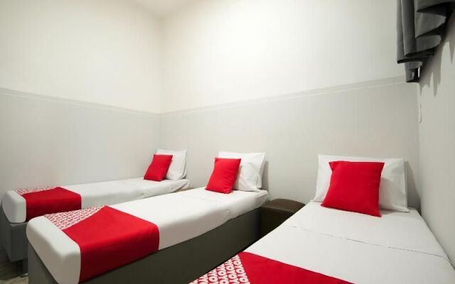 Oyo 131 Girassol Carioca