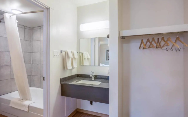 Motel Bo (Camrose)