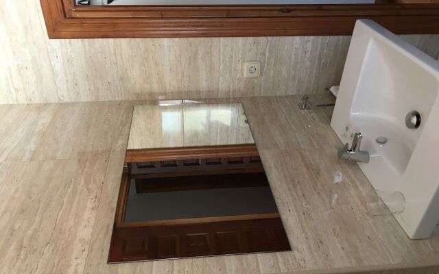 Costa San Juan De La Canal