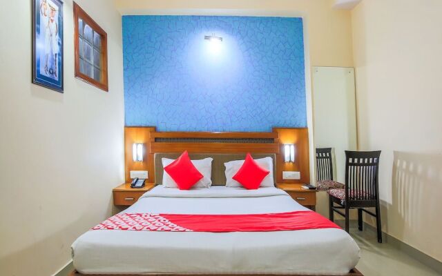 OYO 15782 Hotel Royal Residency