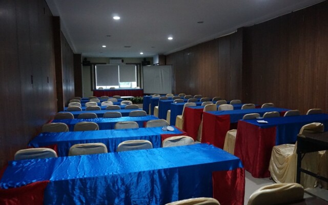 RedDoorz Plus @ Grand Pacifik Hotel Makassar